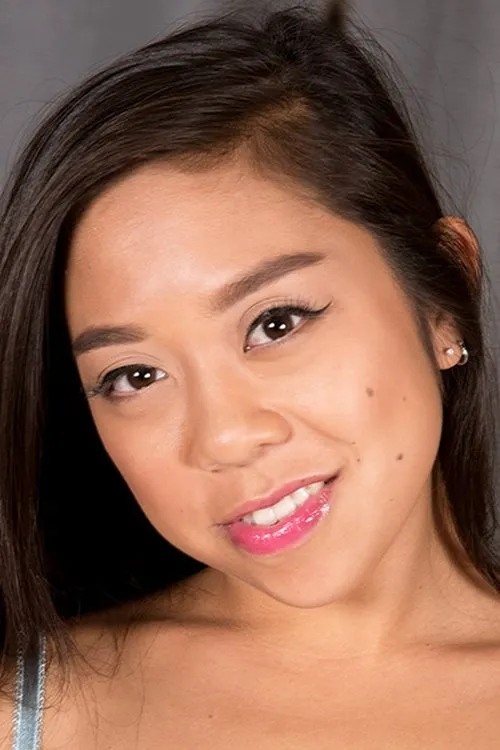 Lucy Lei interpretando a 