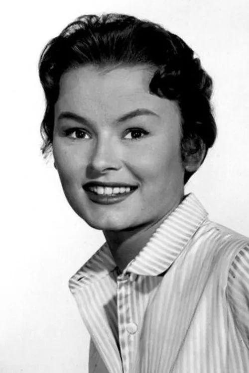 Lucy Marlow interpretando a Rosemary 'Rosie' Lebeau