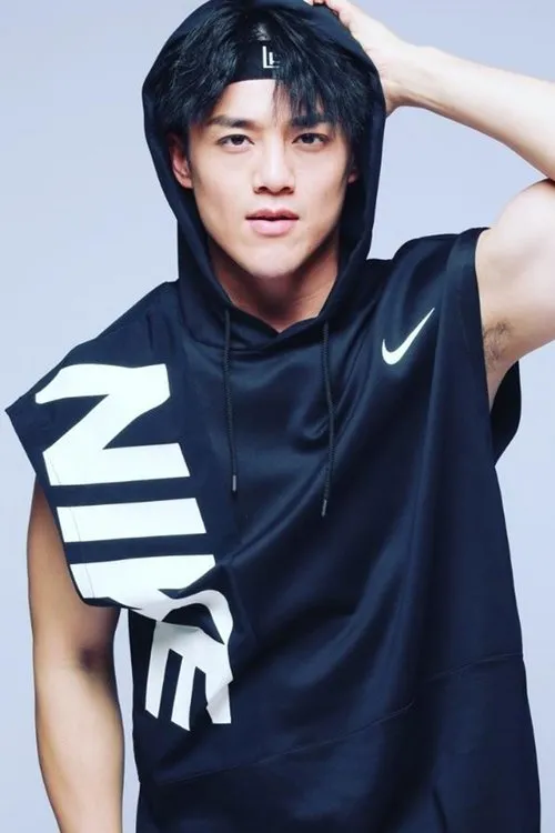 Zijun Sun ha trabajado con Lui Hei en 1 ocasiones