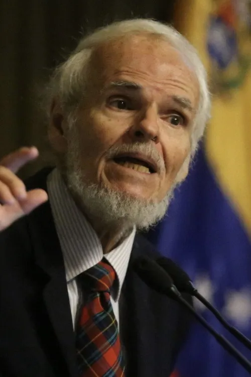Luis Britto García interpretando a Self - Historian and Writer. Venezuela