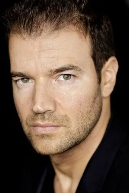 Flannan Obé ha trabajado con Luis Costa en 2 ocasiones