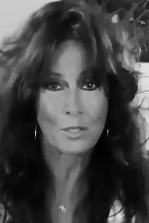 Luisa Kuliok interpretando a Mecha