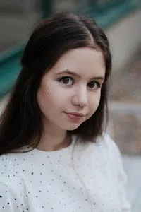 ??????? ??????? ha trabajado con Луиза-Габриэла Бровина en 1 ocasiones