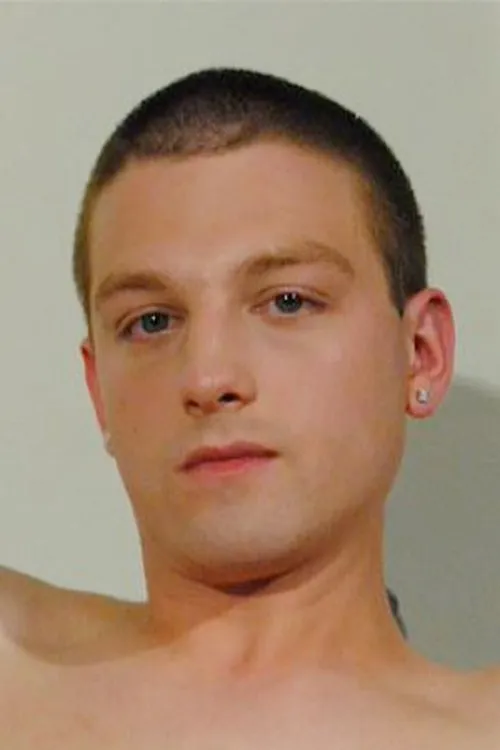 Lukas Daniels interpretando a (archive footage)