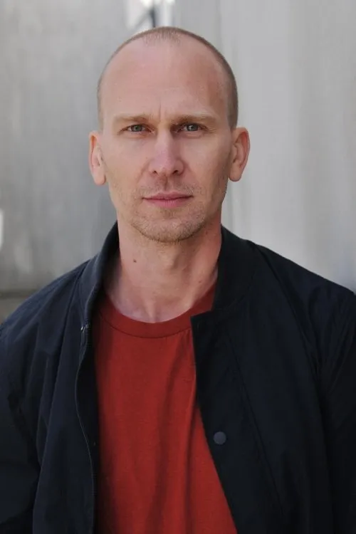 Arón Piper ha trabajado con Lukas Olszewski en 1 ocasiones