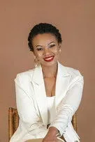 Zandile Msutwana ha trabajado con Lulu Nxozi en 1 ocasiones