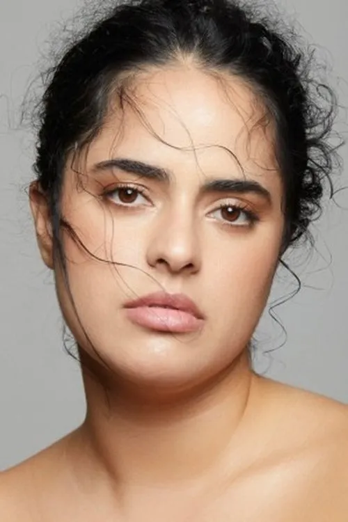 Luna Gandra interpretando a Carol