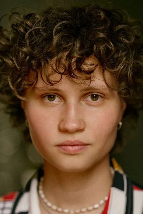 Luna Jordan — personaje: Stella Heffler