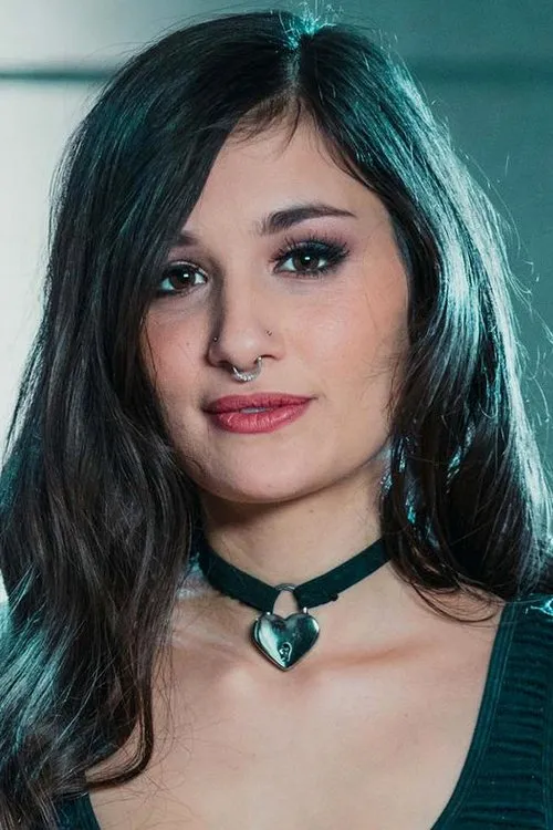 Luna Lovely interpretando a 