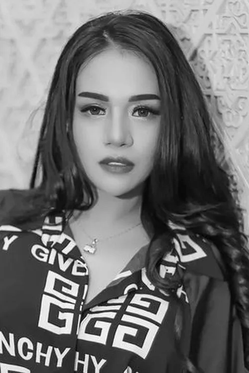 Luna Queen interpretando a Poniah (Fanya)