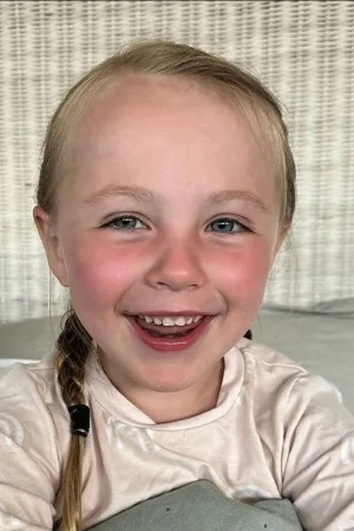 Lunabelle Lundell — personaje: Self