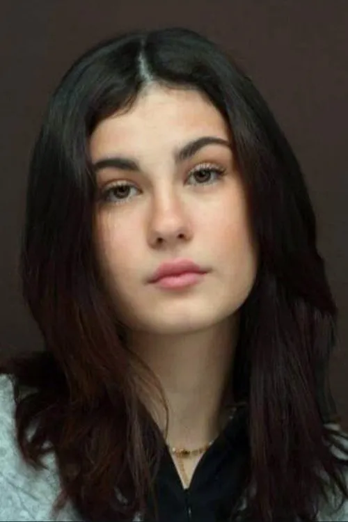 Luth Inat interpretando a Isabel