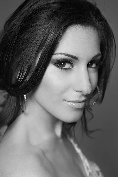 Lydia Louisa en su biografía y filmografía