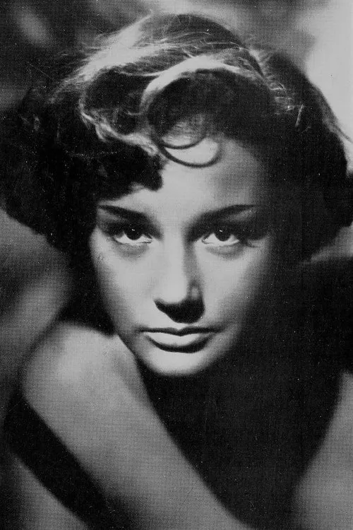 Lyla Rocco interpretando a Magda