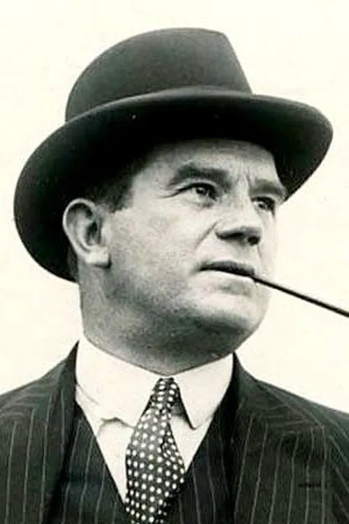 Lyn Harding interpretando a Albert Sanger