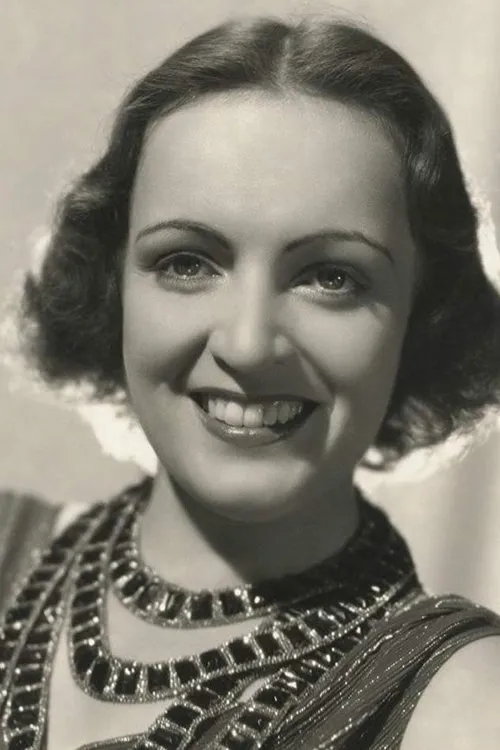 Lynn Gilbert interpretando a Lucy Munro