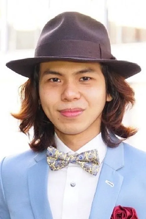 Lyon Sim interpretando a Donkey