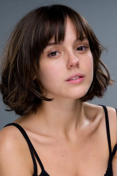 Madalena Almeida interpretando a Salomé