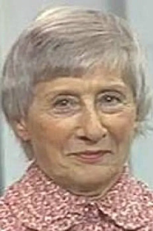 Madeleine Damien interpretando a Aggie (as Madeleine Christie)