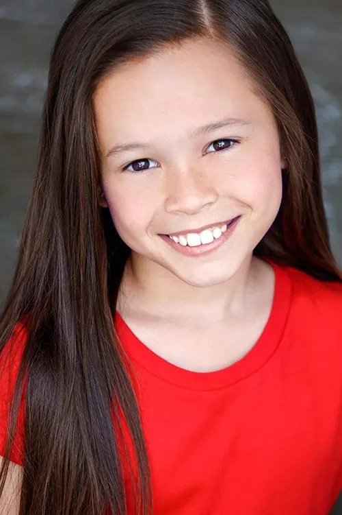 Madison Horcher interpretando a Sophie