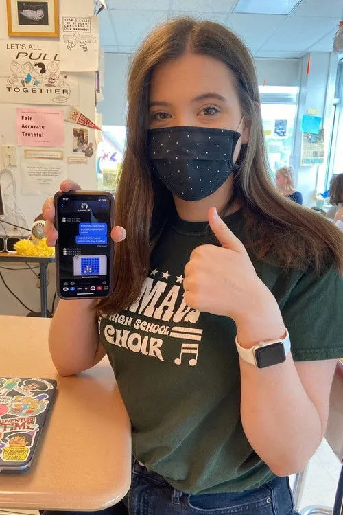 Hemi Yeroham ha trabajado con Maeve Yanes en 1 ocasiones