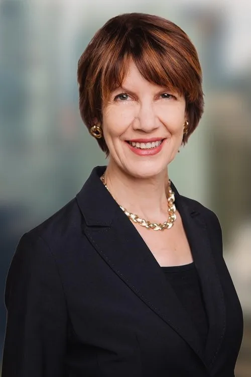 Julie Biggs ha trabajado con Maggie Huculak en 1 ocasiones