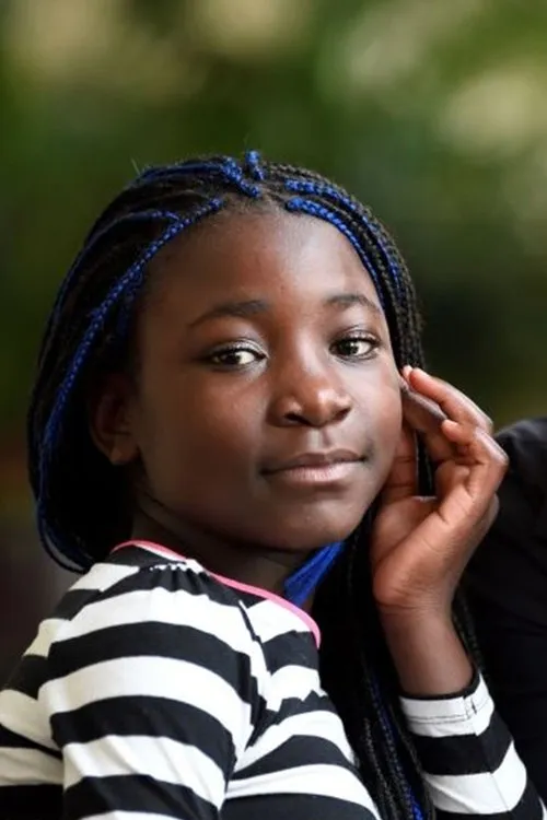 Maggie Mulubwa interpretando a Shula