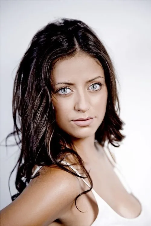 Maggie Meyer ha trabajado con Maha Wilson en 1 ocasiones