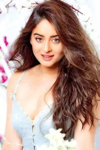Mahhi Vij — personaje: Pratha