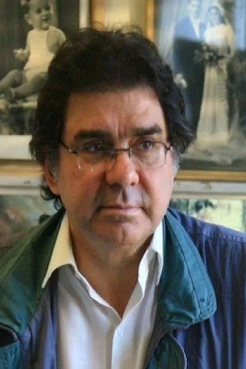 Mahmoud ElLozy interpretando a