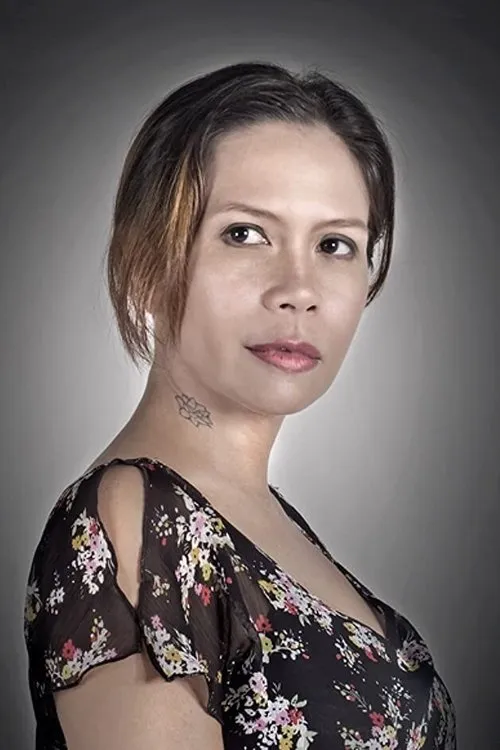 Mailes Kanapi interpretando a Hoda