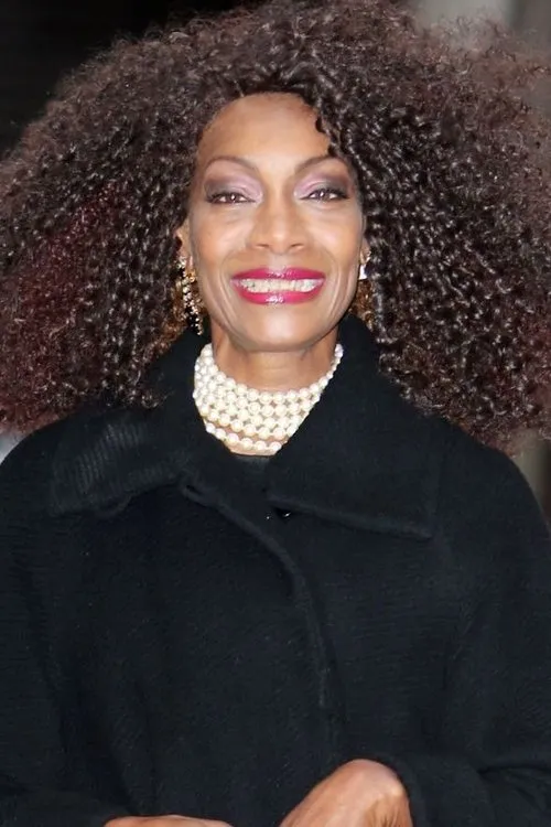 Liz Mitchell ha trabajado con Maizie Williams en 6 ocasiones