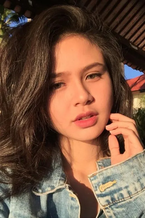 Alvin Adam ha trabajado con Maizura en 1 ocasiones