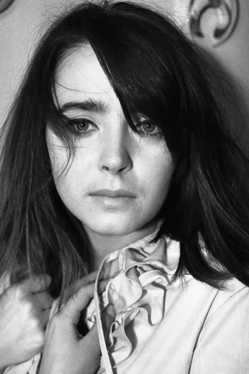 Maja Wodecka interpretando a Teacher (uncredited)