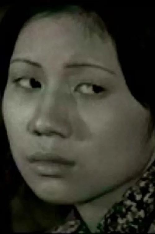 Mak Wa-Mei interpretando a Rocker groupie (Ferry Sex)