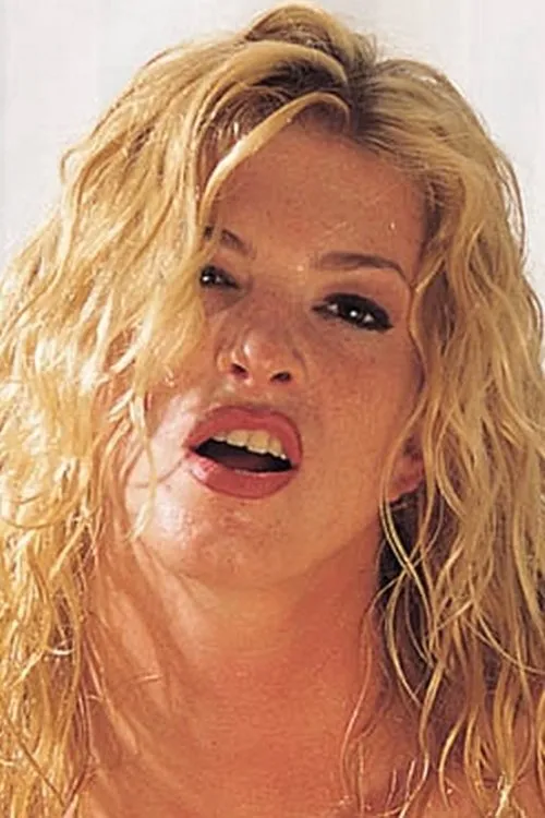 Malitia interpretando a 