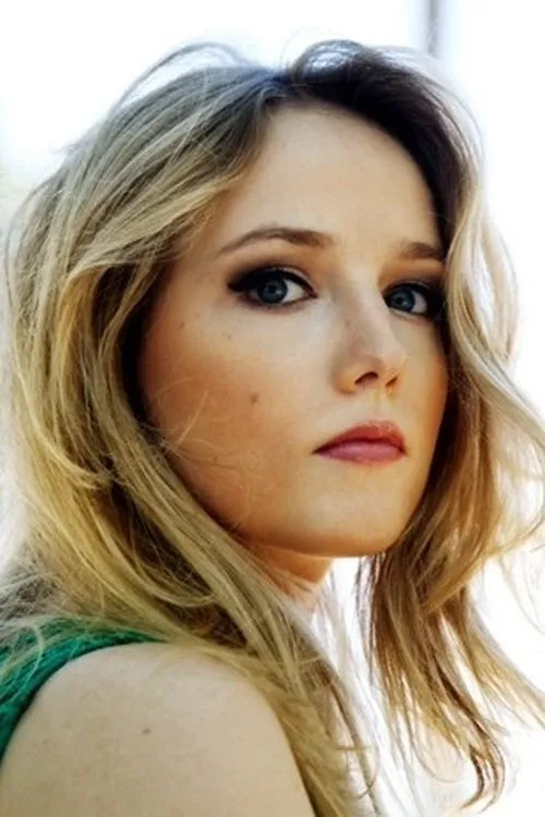 Malu Rodrigues interpretando a Renata