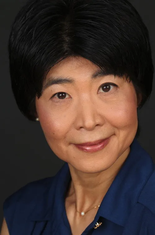 Mami Kimura interpretando a Madame May Lynn