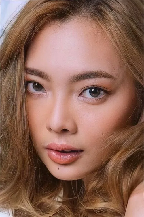 Manasaporn Chanchalerm interpretando a Dear