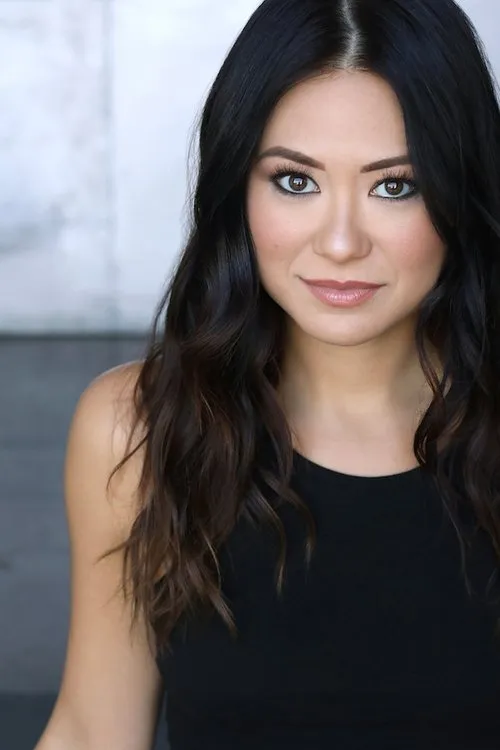 Mandie Cheung interpretando a Jenna