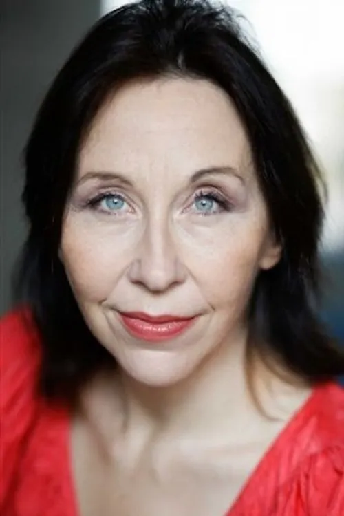 Manesca De Ternay interpretando a Hôtesse hôtel