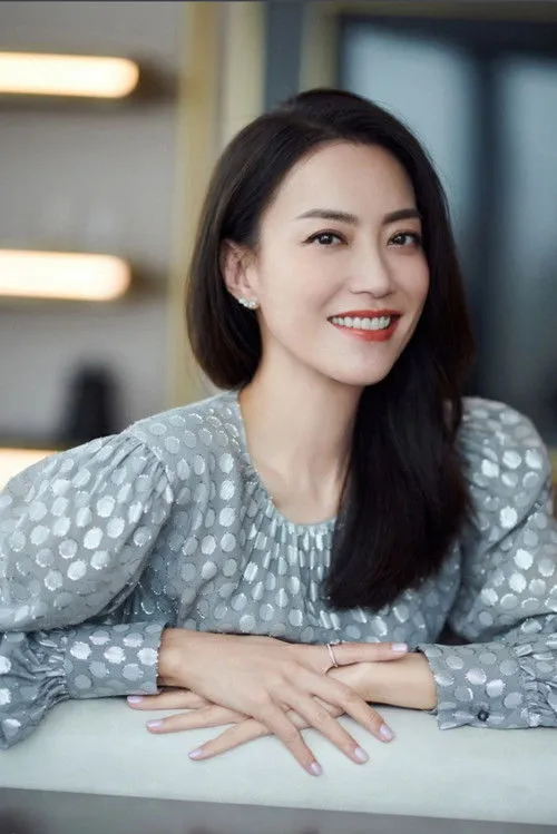 Vivian Law Choi-Ling ha trabajado con Mani Fok en 1 ocasiones