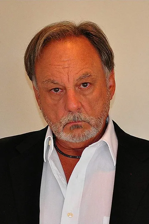 Peter Douglas ha trabajado con Manny Greenfield en 1 ocasiones