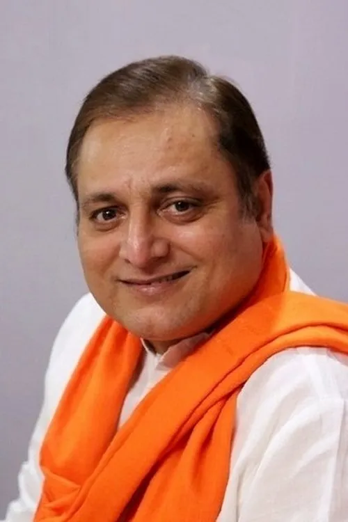 Manoj Joshi interpretando a Dr. Chandra
