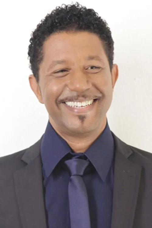 Mansur Ark interpretando a Doktor Cesur