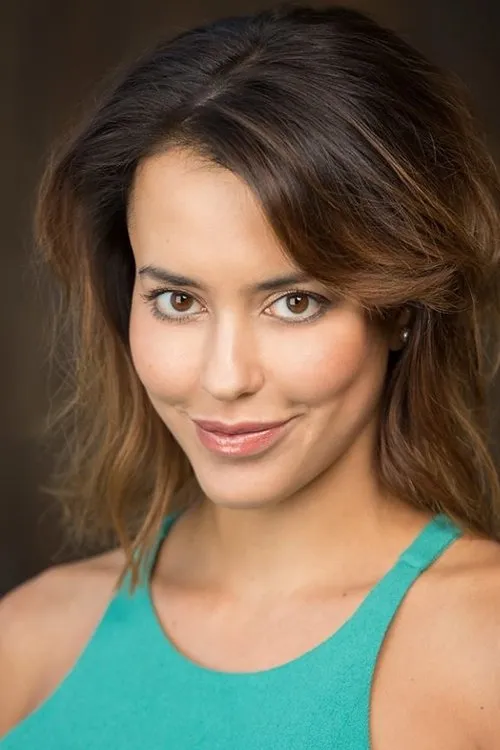 Mantha Balourdou interpretando a Donna