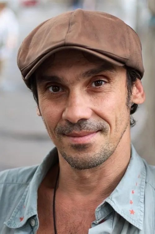 Michel Naudy ha trabajado con Manu Chao en 1 ocasiones