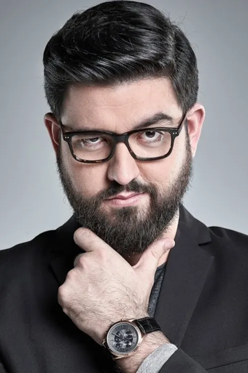 Manu Sánchez — personaje: Presentador