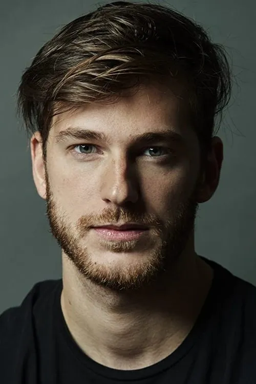 Manuel Vega — personaje: Ángel