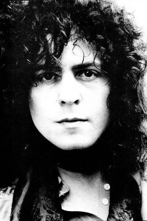 Marc Bolan interpretando a Self (archive footage)